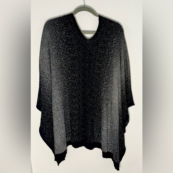 EUC O/S Penningtons Two-Toned Shimmering Sweater Cape - Picture 4 of 6